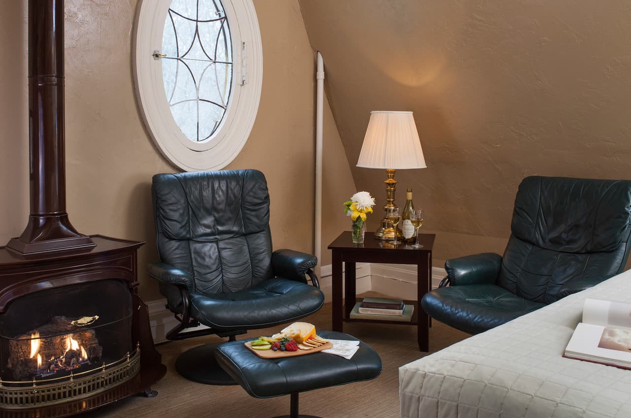 Bronze room fireplace