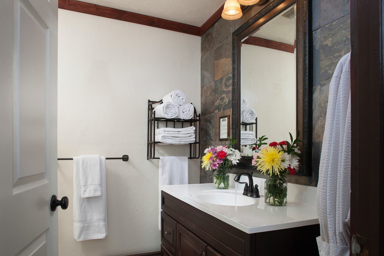 Platinum room bathroom